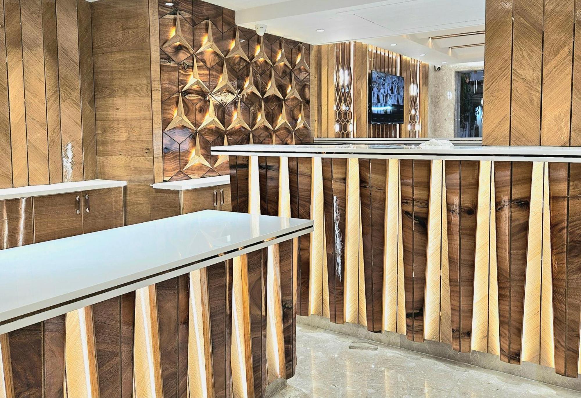 The Vanson Pride Delhi New Delhi Extérieur photo