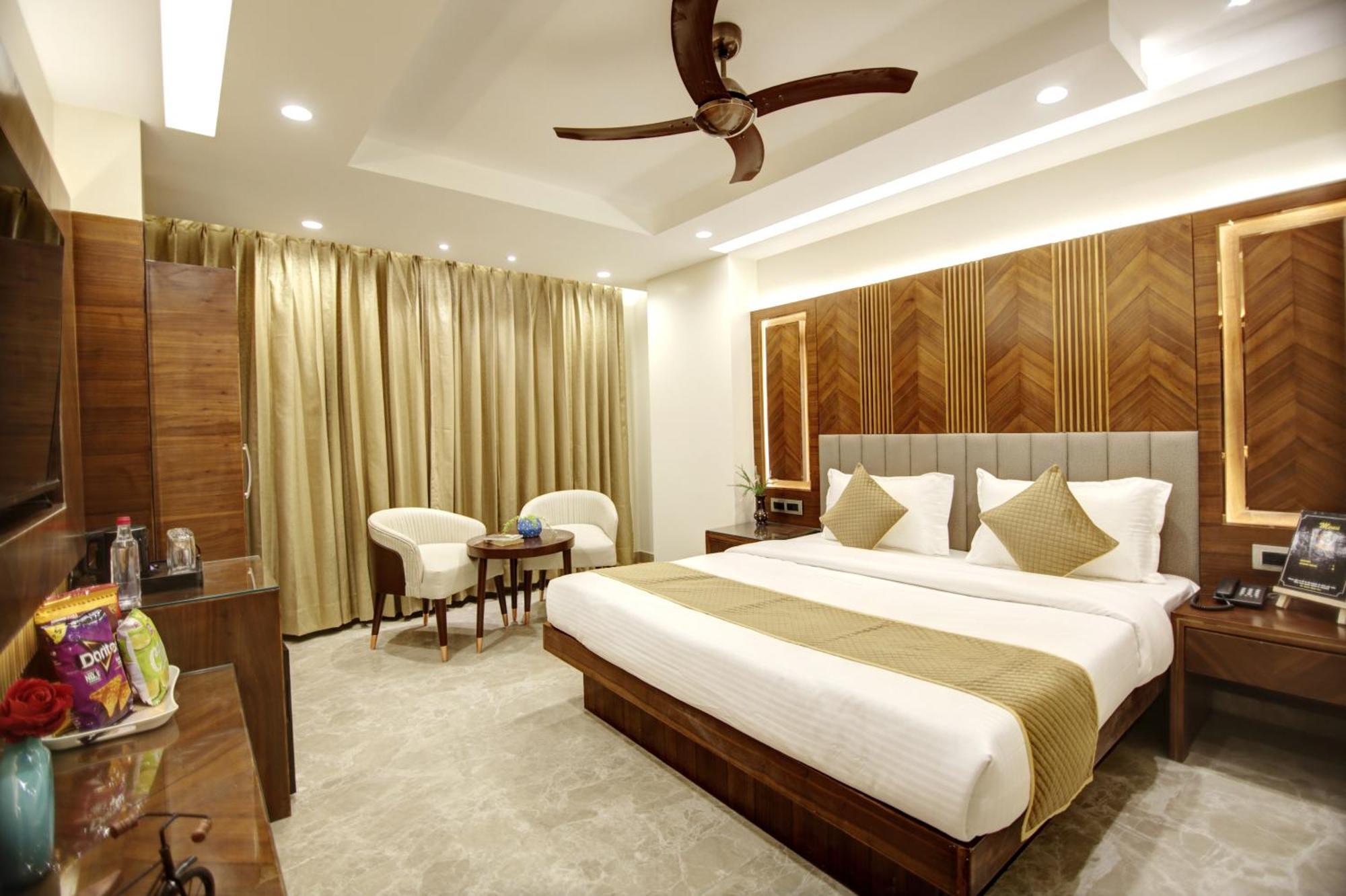 The Vanson Pride Delhi New Delhi Extérieur photo