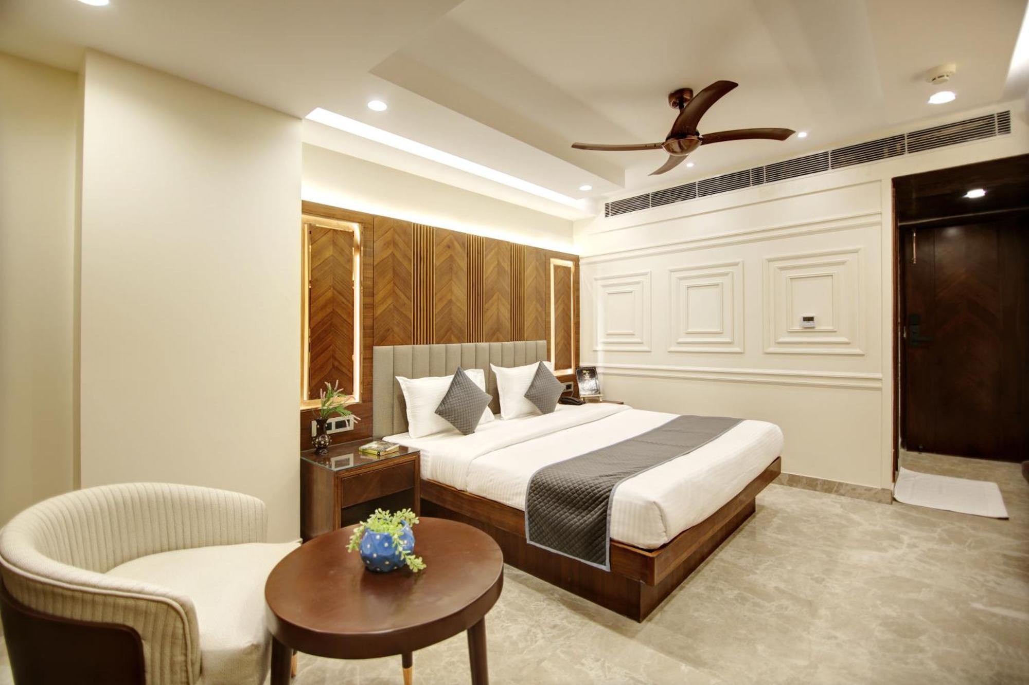 The Vanson Pride Delhi New Delhi Extérieur photo