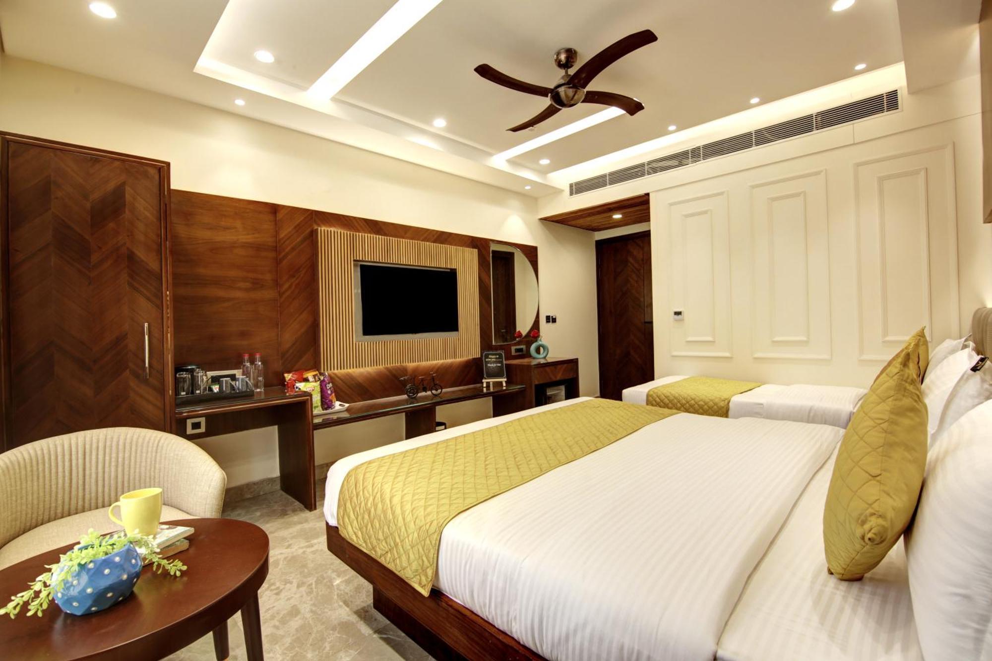 The Vanson Pride Delhi New Delhi Extérieur photo