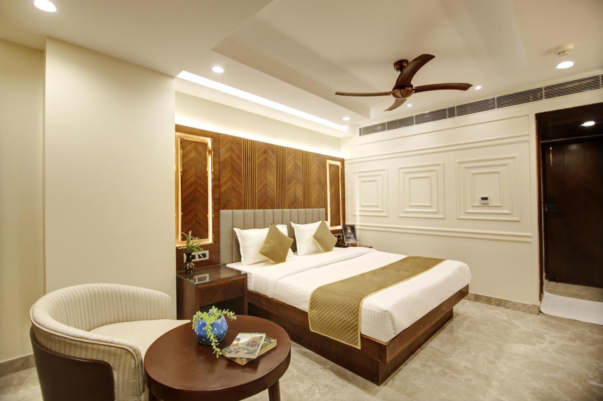 The Vanson Pride Delhi New Delhi Extérieur photo