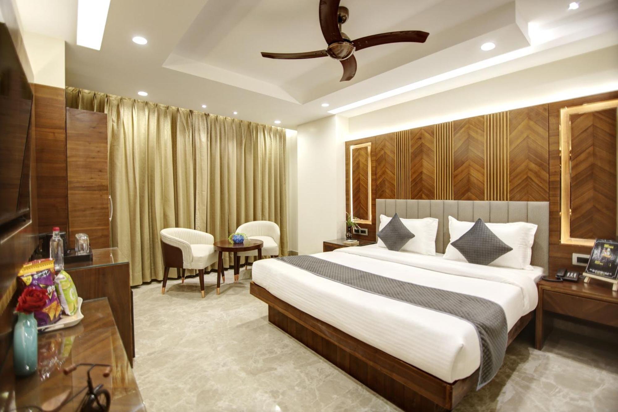 The Vanson Pride Delhi New Delhi Extérieur photo