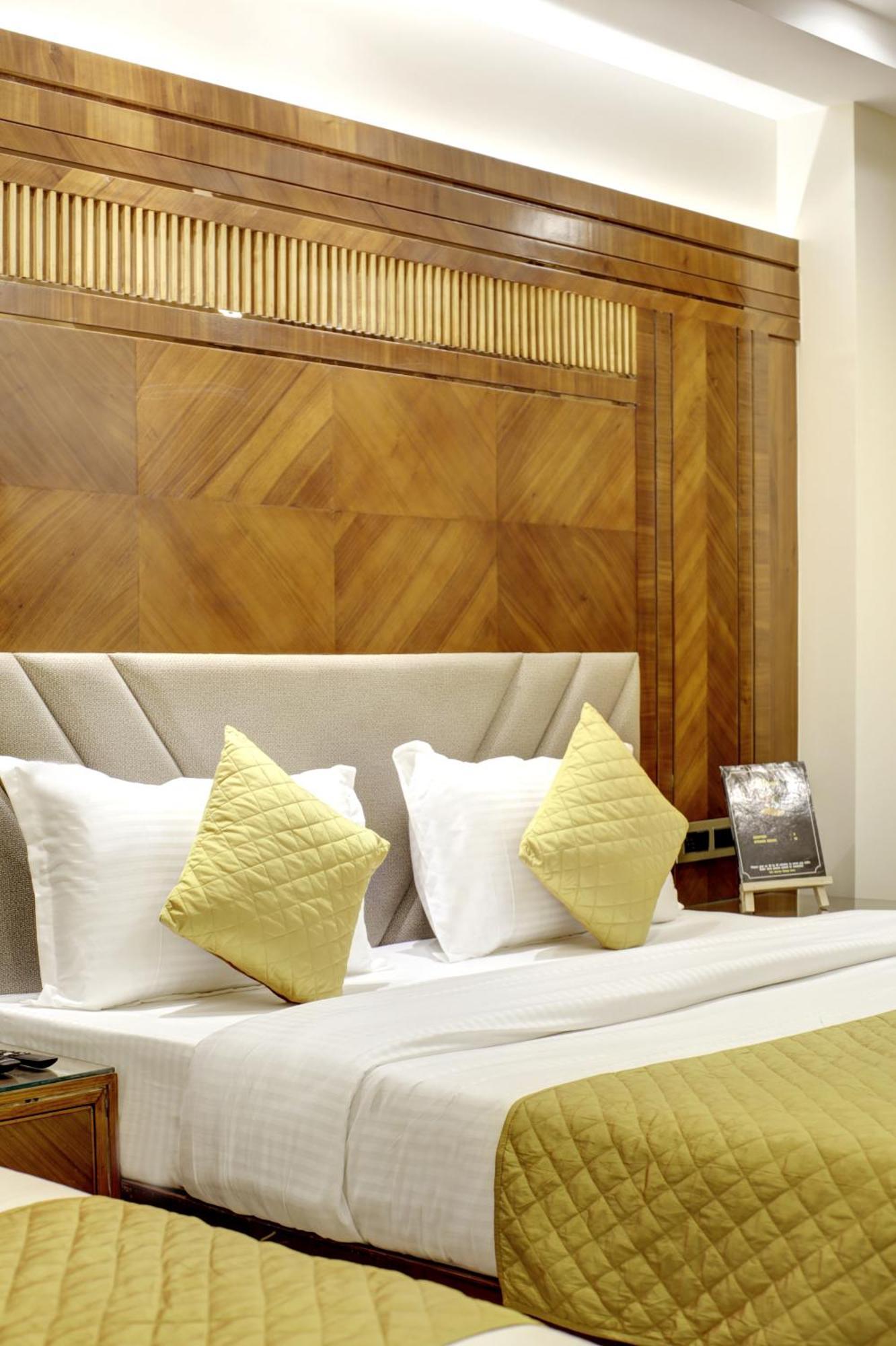 The Vanson Pride Delhi New Delhi Extérieur photo