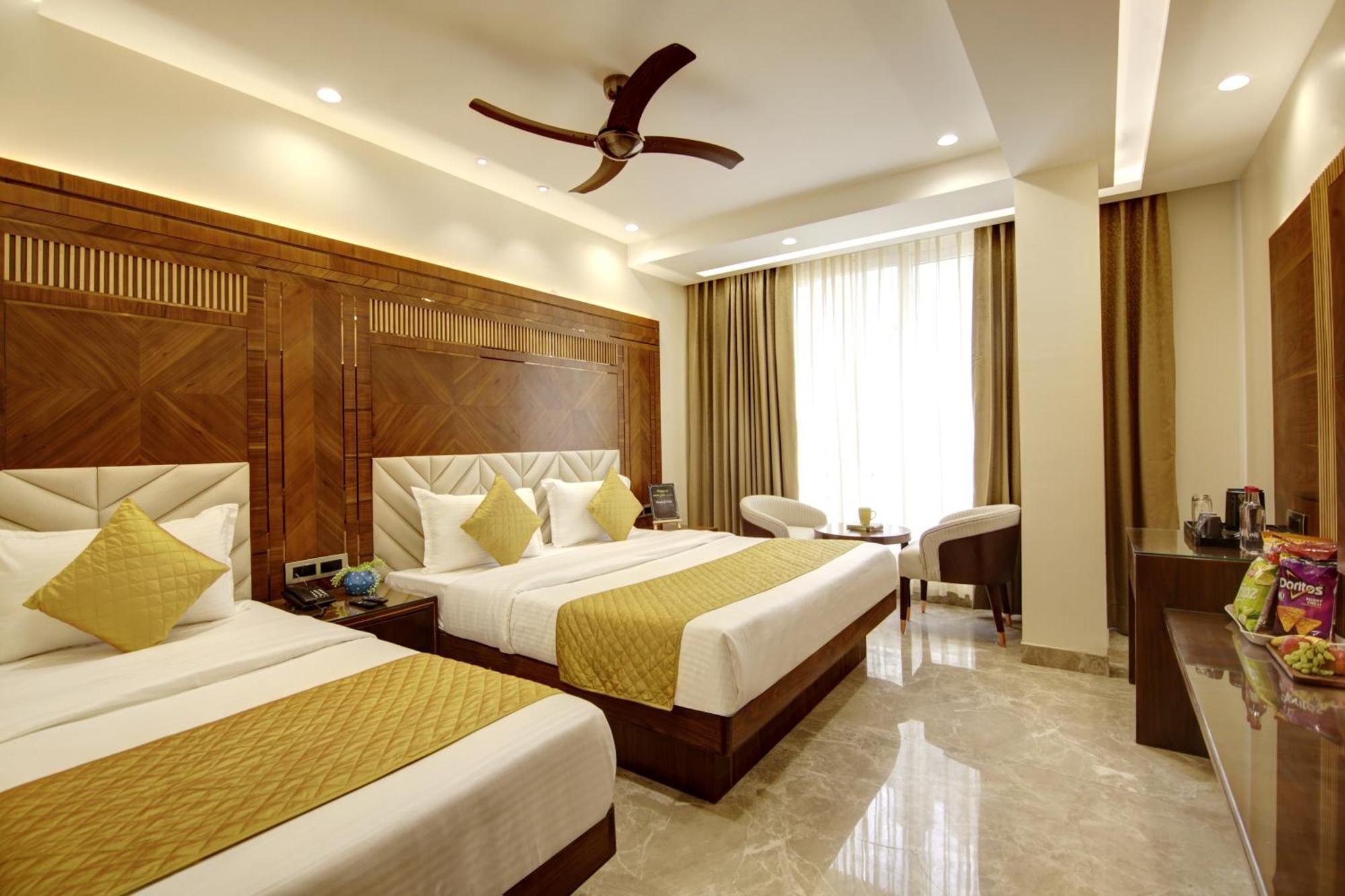 The Vanson Pride Delhi New Delhi Extérieur photo